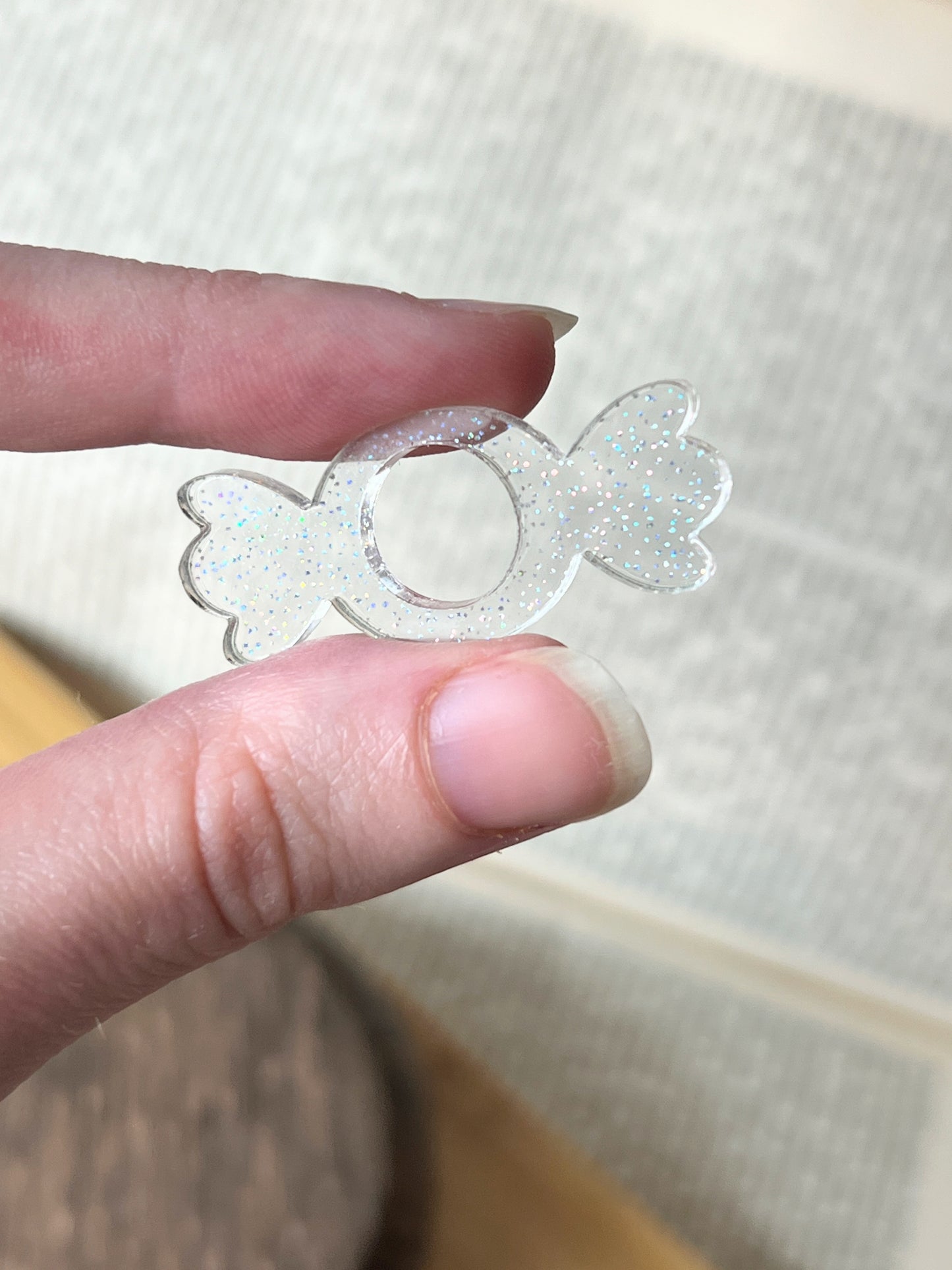 Mini Kugel Standfuß im Bonbon Design / holographisch glitzernd
