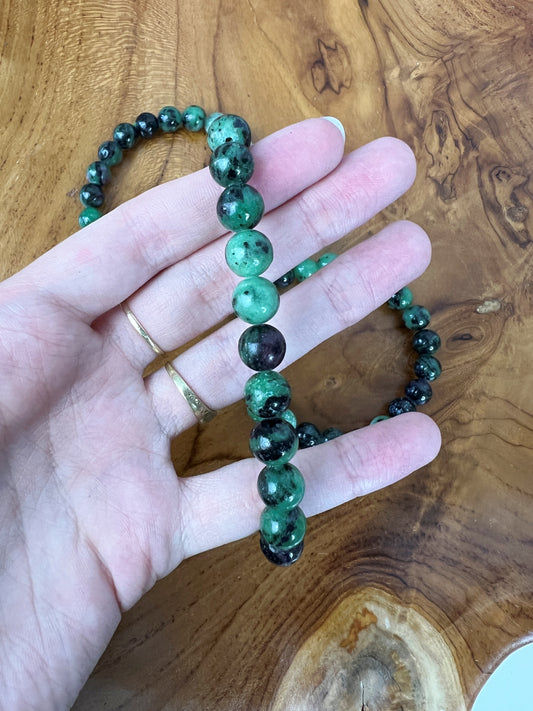 Rubin in Zoisit Armband