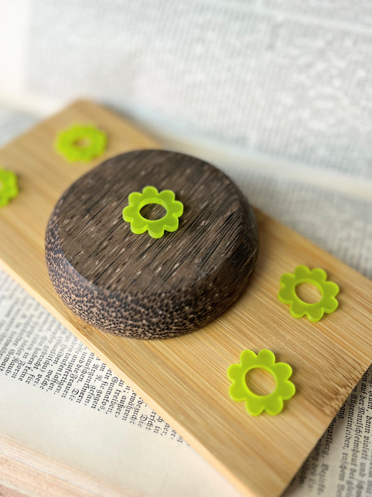 Mini Kugel Standfuß im Blätter Design / grün samt