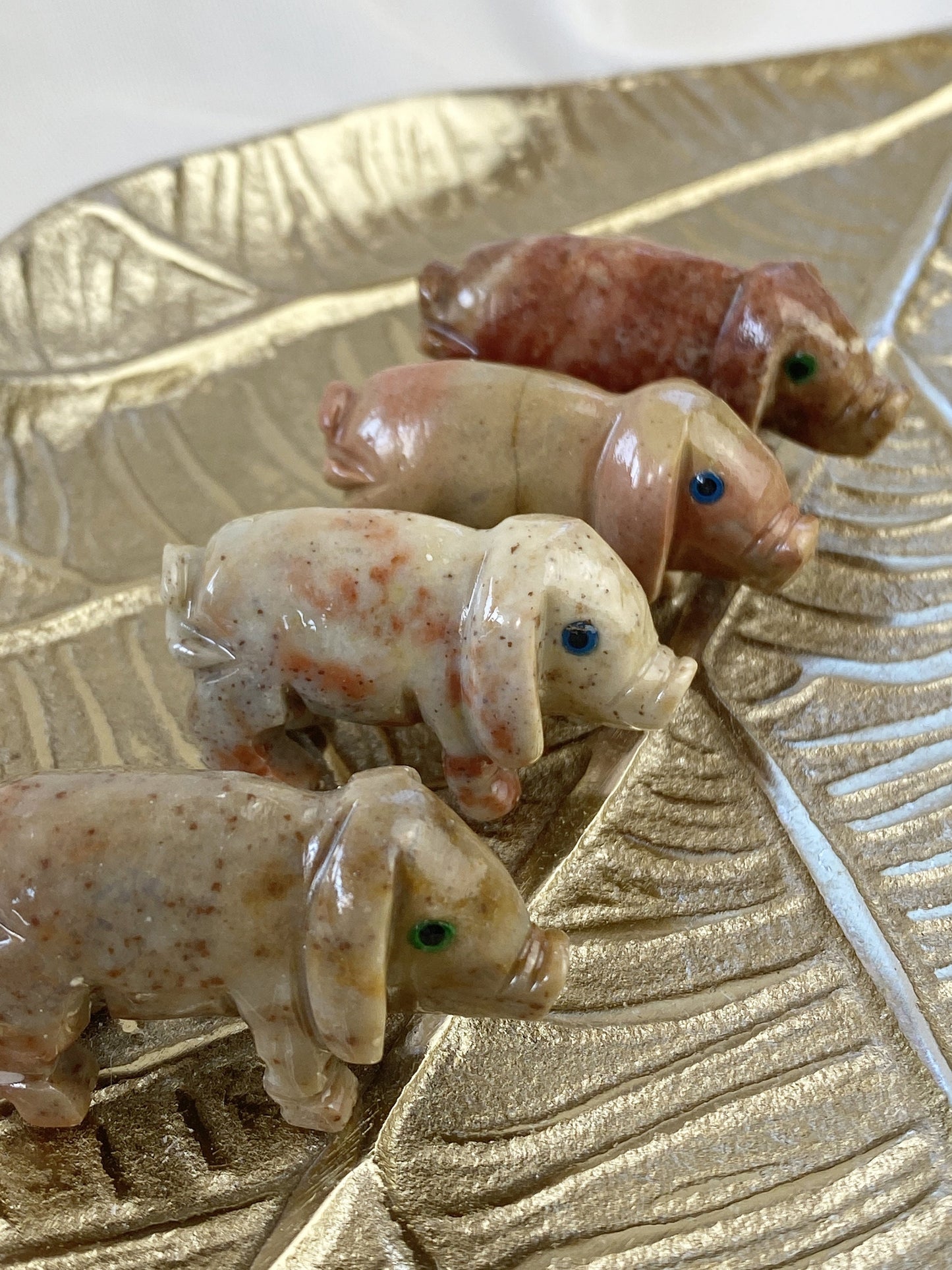 Steatit Schwein ca. 3.3 cm / Farbe variiert